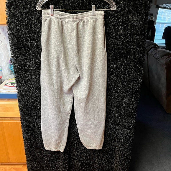 Mens (MED) WILSON Gray Sweats w/side pockets great condition - Picture 4 of 5